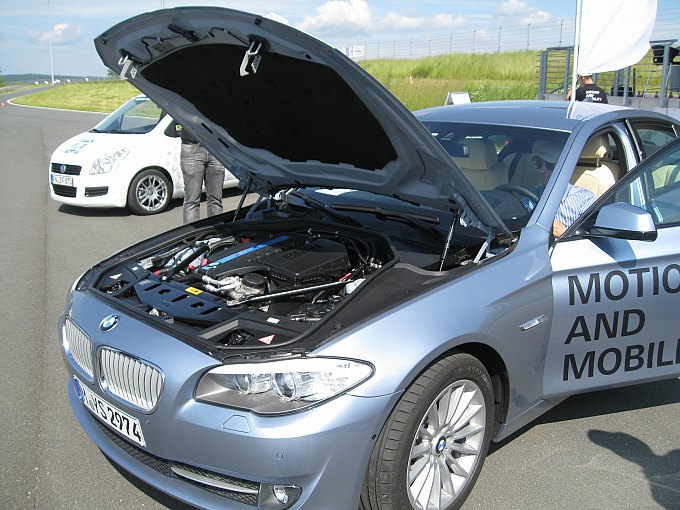 Гибридный BMW с компонентами от ZF. Пробуем в действии