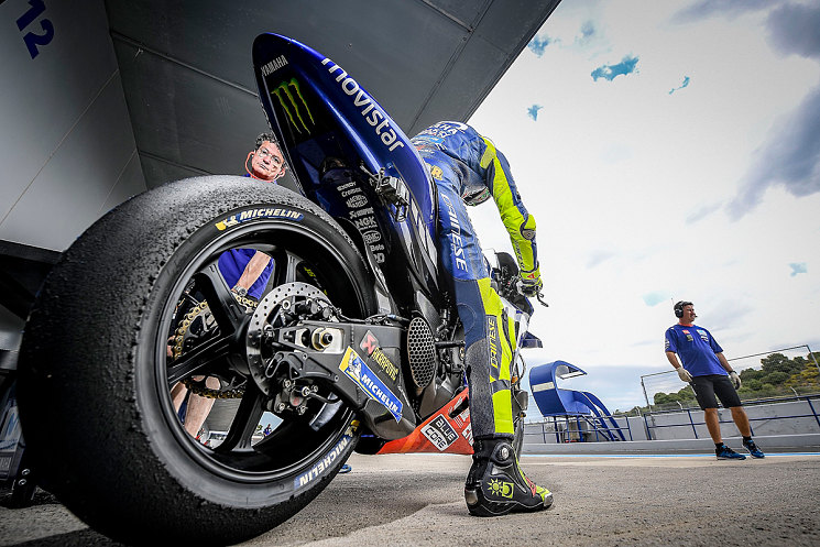 Axalta вновь стала официальным спонсором команды Movistar Yamaha MotoGP