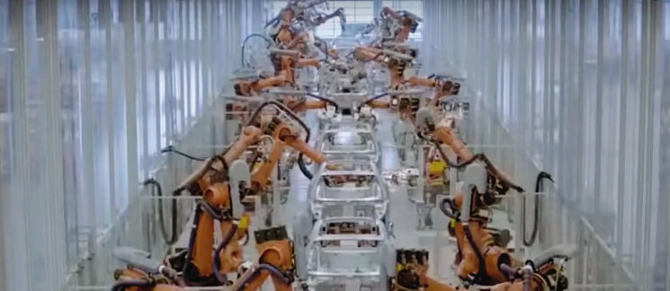 Фото 4. Совмещение информационно-коммуникационных технологий с автоматизированной робототехникой на примере сварочного конвейра фирмы KUKA