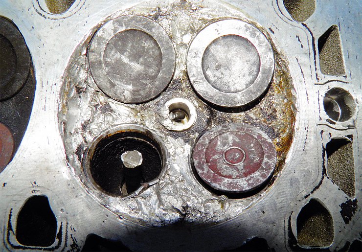 Обрыв тарелки клапана для камеры сгорания никогда не проходит бесследно