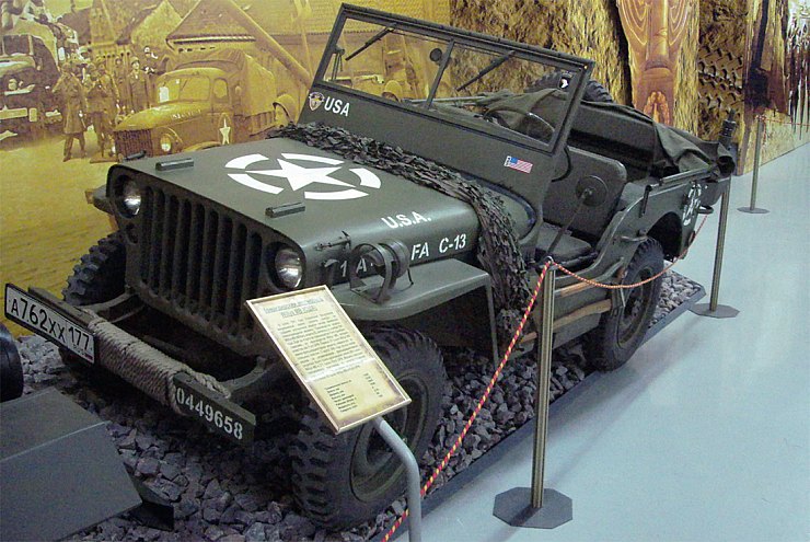 «Willys» в окраске «US Army» на выставке «Моторы Войны»