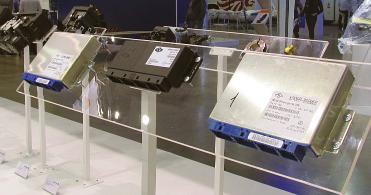 Электронные блоки управления компании Knorr-Bremse.
Слева направо: ABS 6 «advanced», ABS 8.6 «compact»
и ABS 8.2 «advanced»