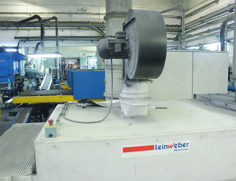 После шлифовки колодки подвергаются термоудару на машине от фирмы Leinweber
Maschinen GmbH (Австрия). Термоудар сводит время приработки новой колодки к минимуму
