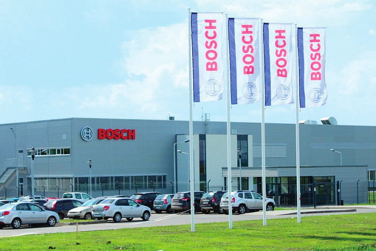 Завод Bosch в Самарской области производит системы aBS и
ESP, предназначенные в первую очередь для автомобилей рос-
сийской сборки