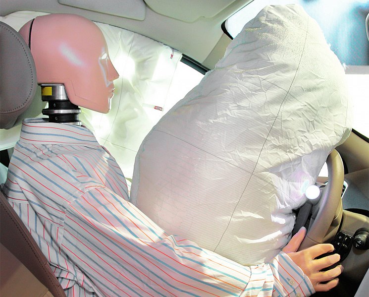 Один из последних отзывов автомобилей был связан с подушками безопасности
