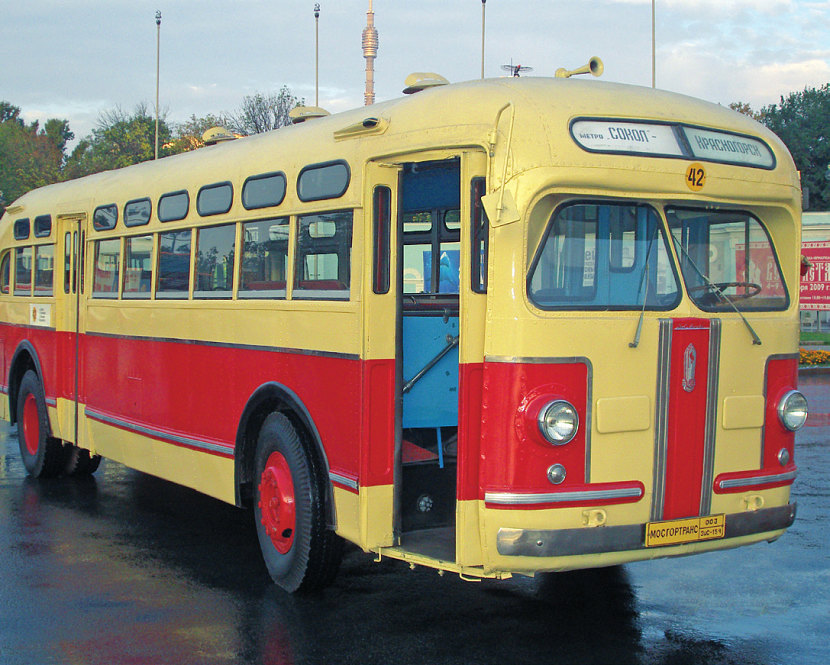 Автобус ЗИС-154 с дизелем ЯАЗ-204 и электромеханической трансмиссией
