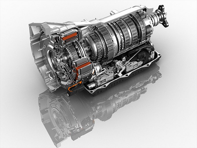 В гибридной 8-ступенчатой автоматической коробке передач от ZF все составляющие (от электродвигателя, сцеплений и гасителя крутильных колебаний до гидравлики) компактно интегрированы в трансмиссию