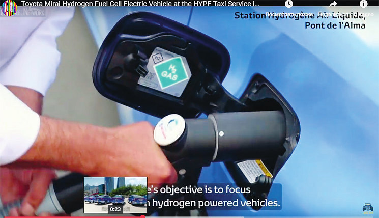 Заправка водородом автомобиля Toyota Mirai